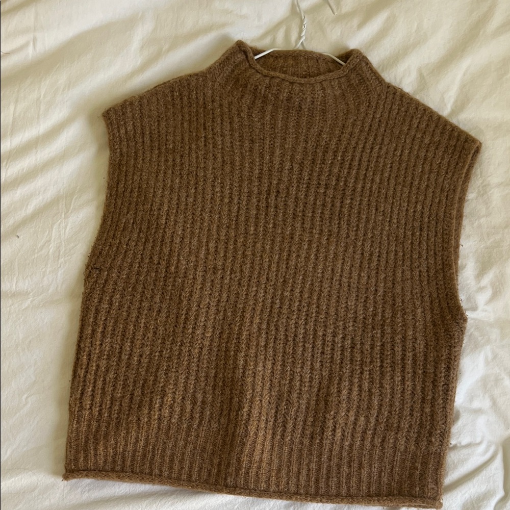 ✨madewell sleeveless sweater✨